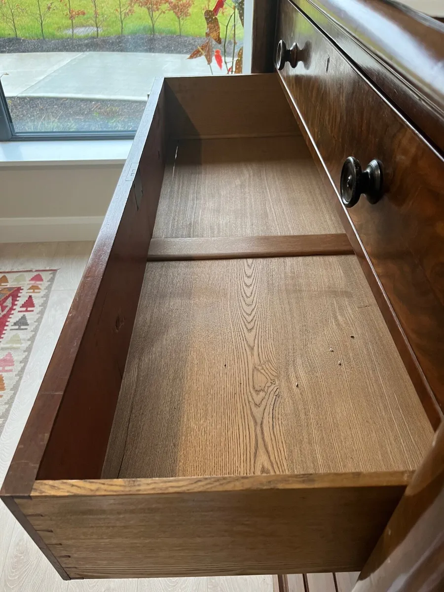 Beautiful Antique Mahogany Chest of Drawers - Image 3