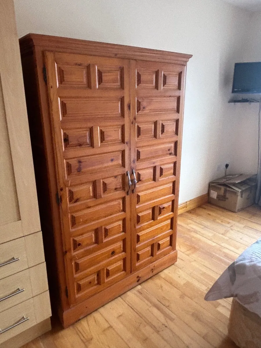 Wardrobe - Image 3