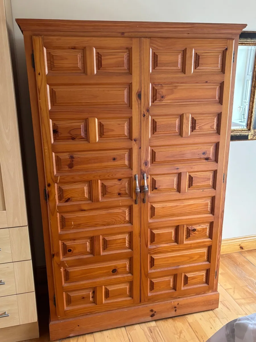 Wardrobe - Image 4