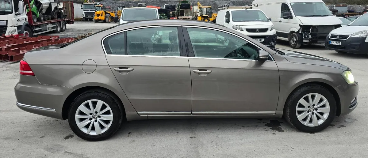 Volkswagen Passat 2012 - Image 3