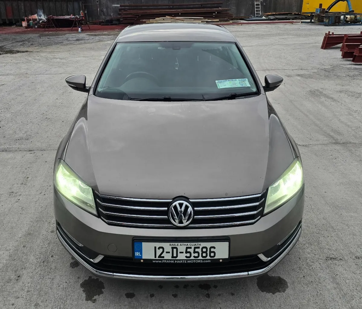 Volkswagen Passat 2012 - Image 1