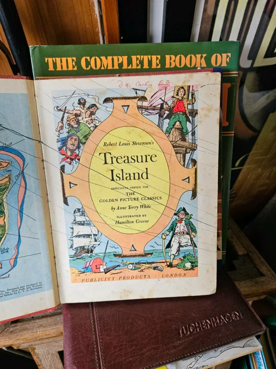 Vintage Treasure Island Annual - Image 3