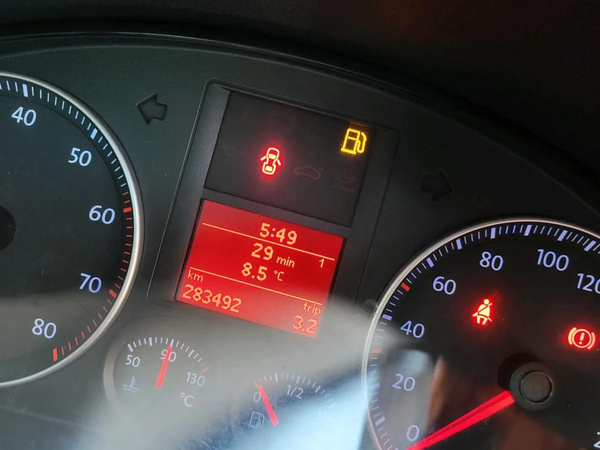 2008 golf gt - Image 2