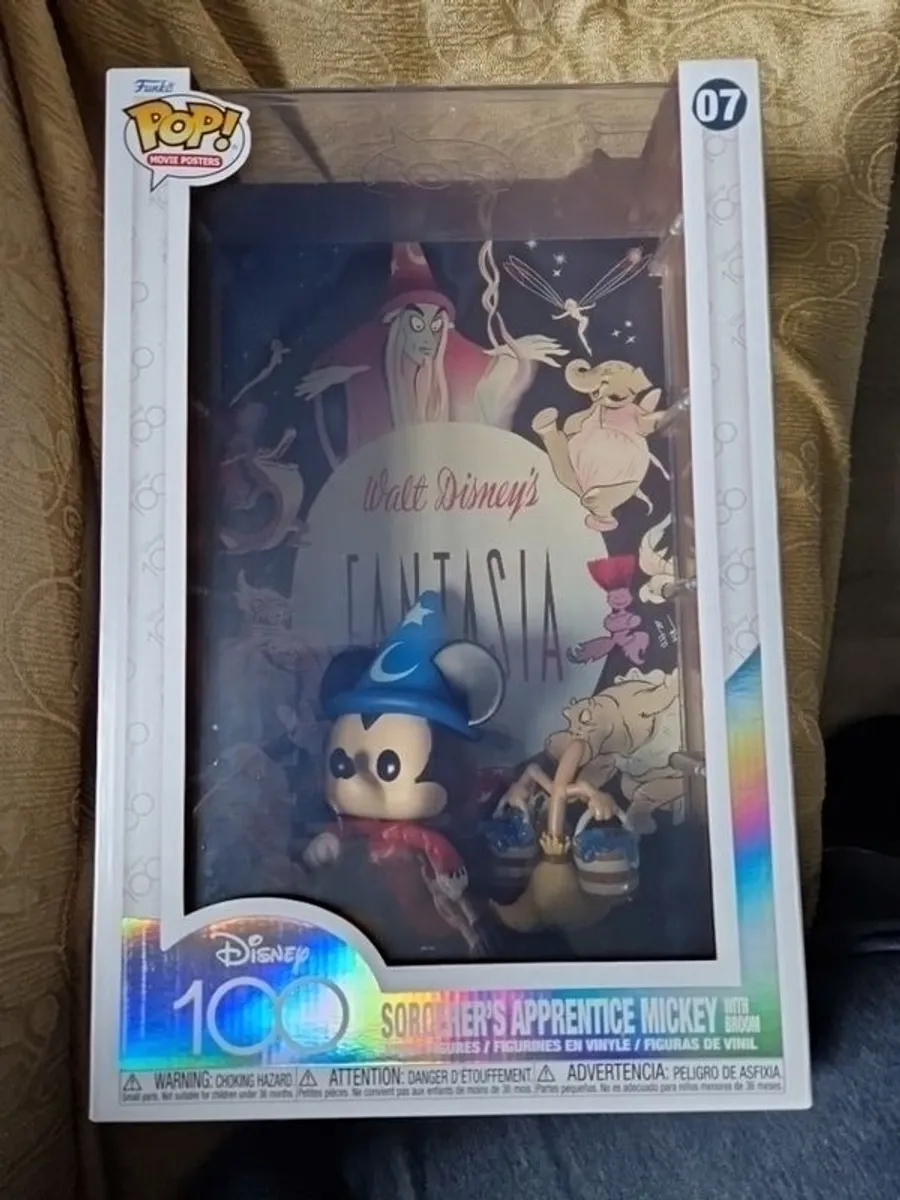 Funko POP 08 Sorcerer s Apprentice Mickey With Broom - Image 1