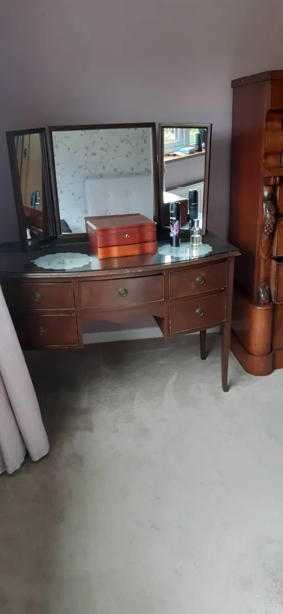 Bedroom furniture - Image 2