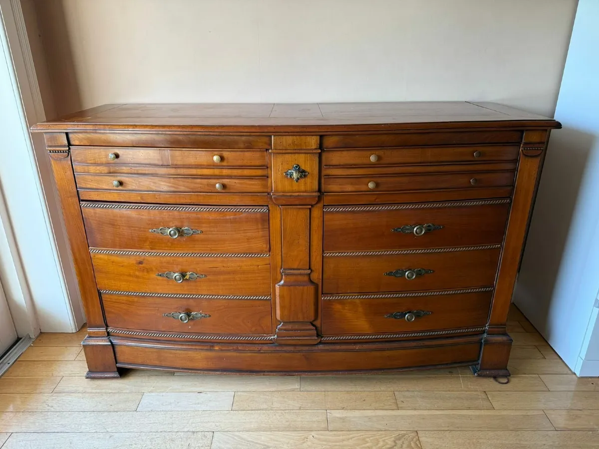 Mahogany Serpentine Chest of Drawers - Image 2