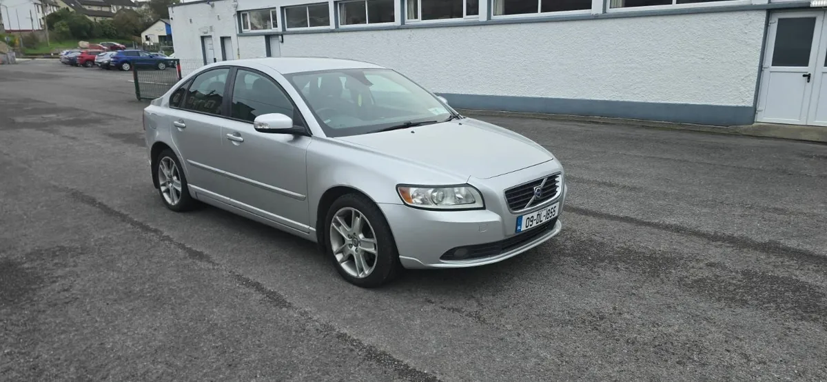 Volvo S40 2009 - Image 2