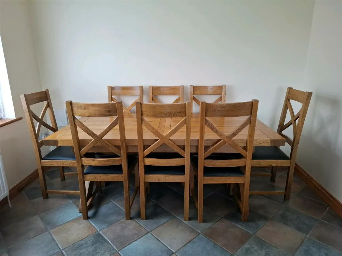 Dining room Table - Image 2