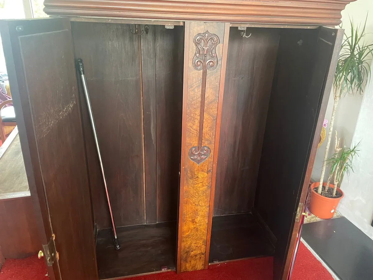 Wardrobe - Image 4