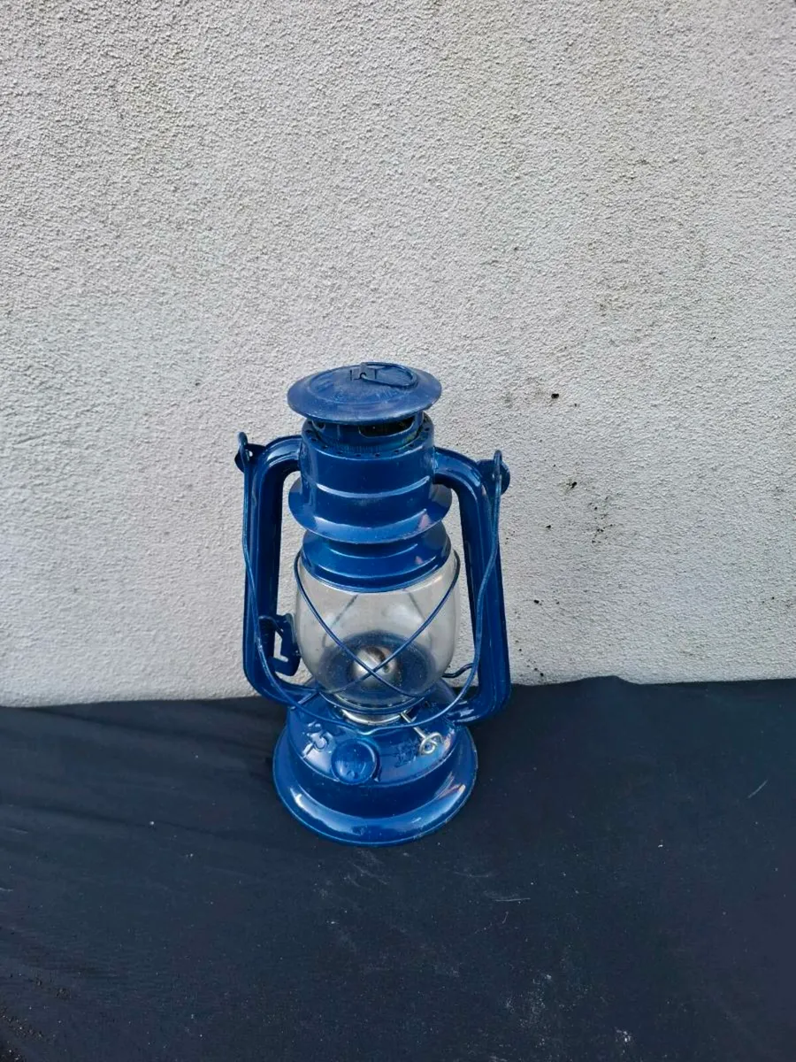 Blue storm lamp