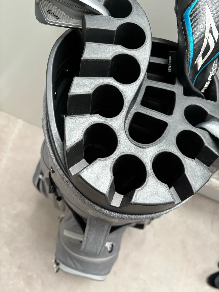 Foldfast Golf Bag - Image 1