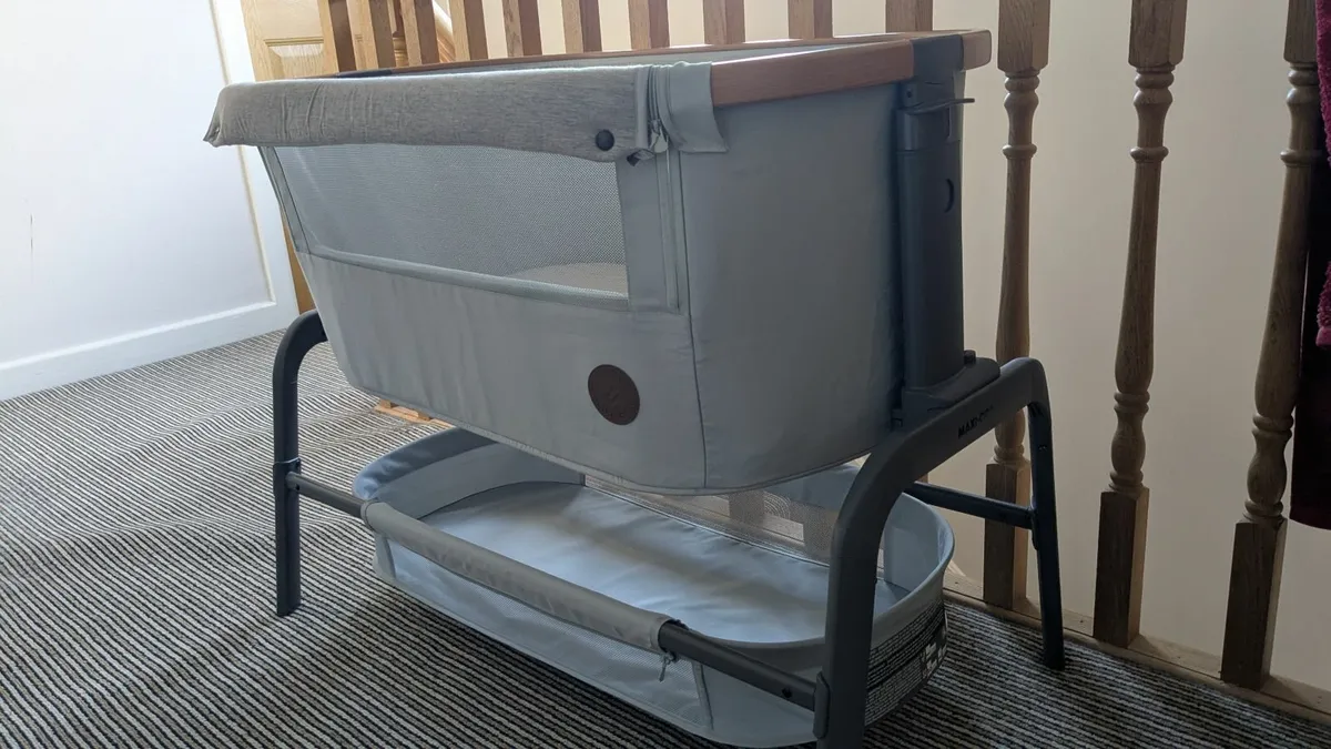 Maxi-Cosi Iora Air Bedside Crib - Image 1