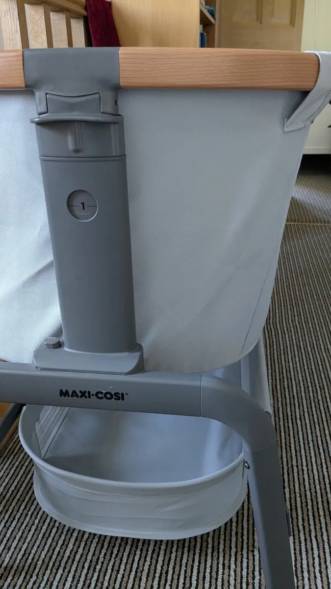 Maxi-Cosi Iora Air Bedside Crib - Image 2