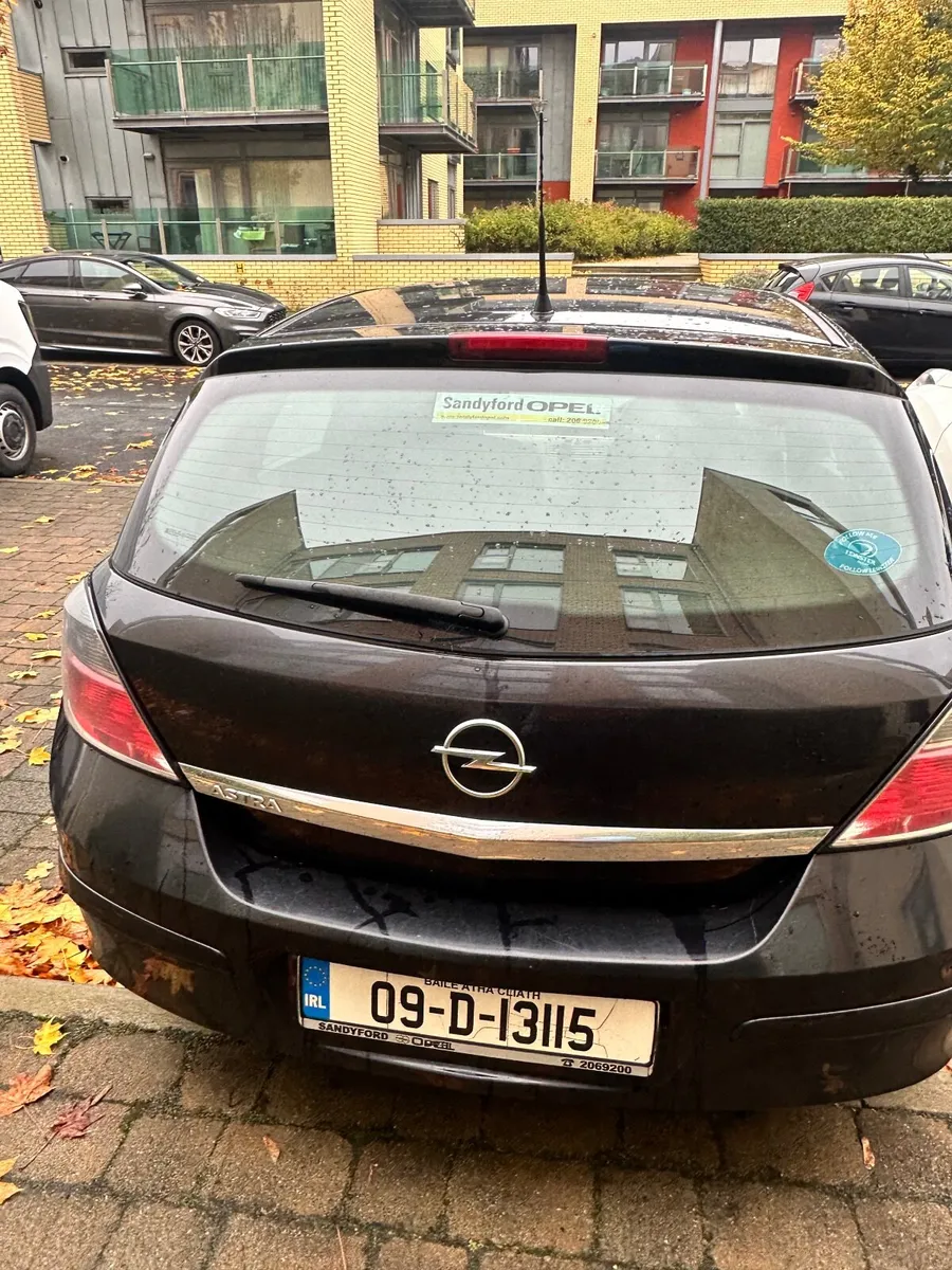 Opel Astra 2009 - Image 2