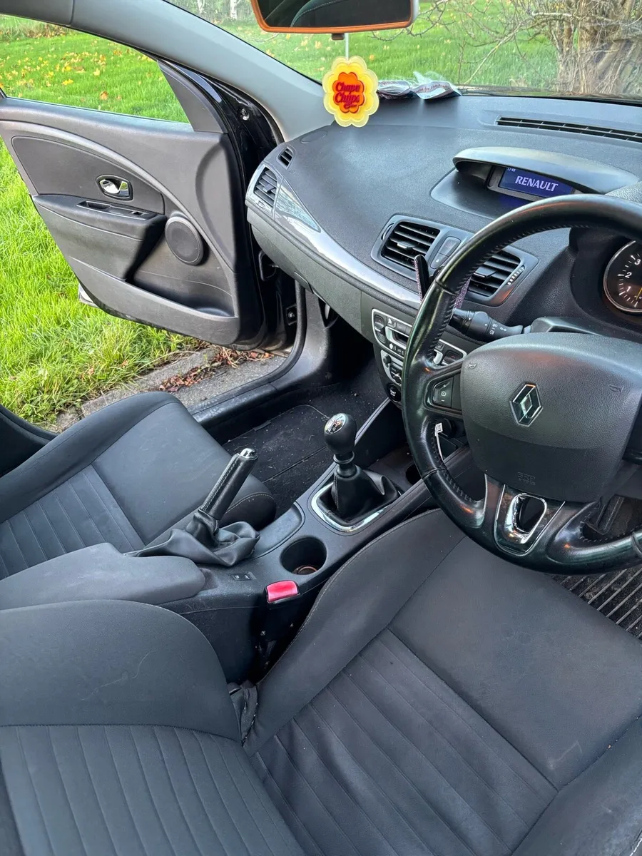 car - Image 2
