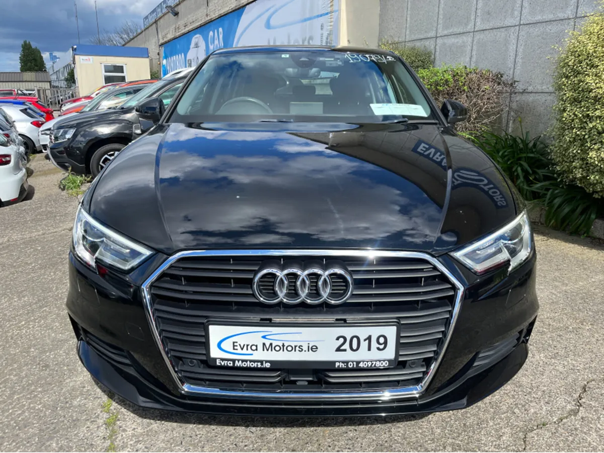 Audi A3 1.4 PETROL AUTOMATIC //LOW MILES//AUTUMN S - Image 3