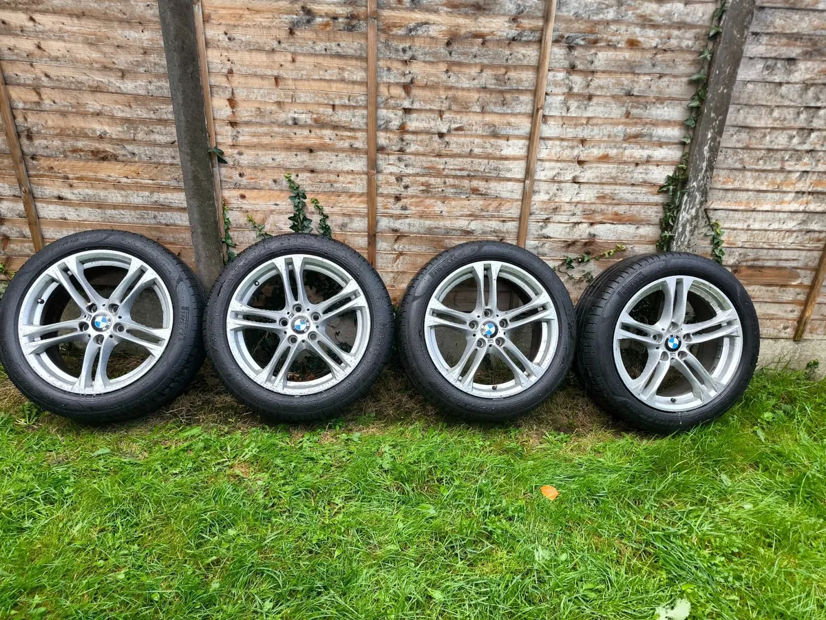 BMW f10 f11 5series GENUINE Alloy wheels 245/45/18 - Image 1