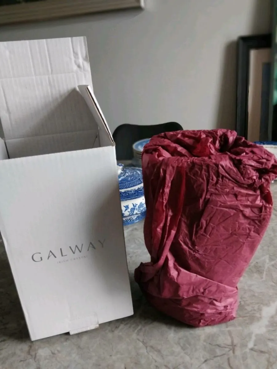 Galway Crystal 10" Vase - Image 2