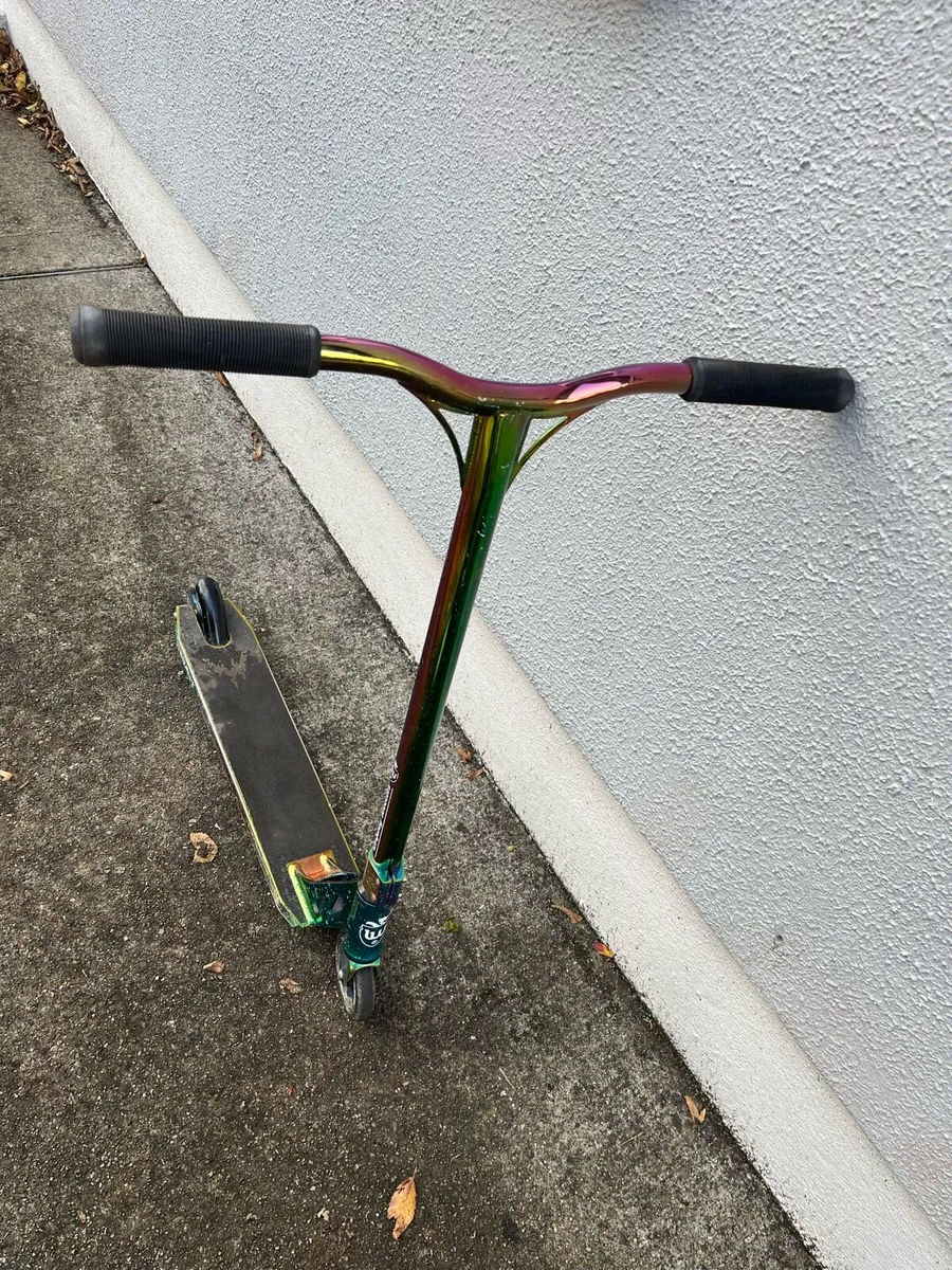 Trick scooter - Image 1