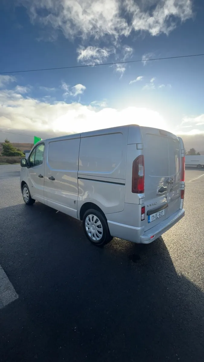 2017 vauxhall vivaro sportive - Image 3