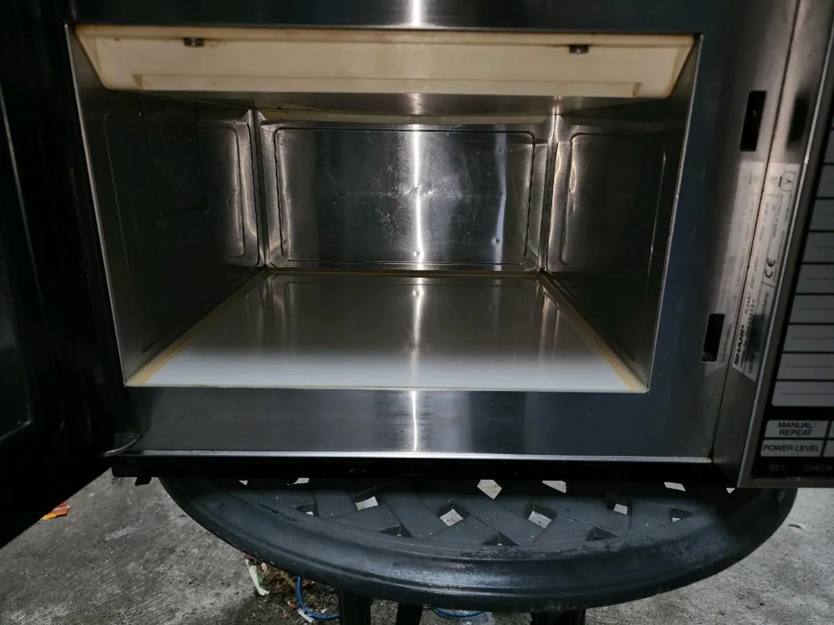Sharp 24 at microwave oven. - Image 2