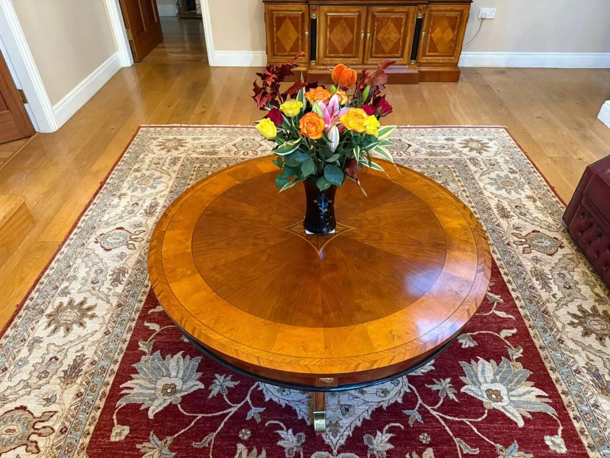 Elegant Round Inlaid Coffee Table – Classic Design - Image 1