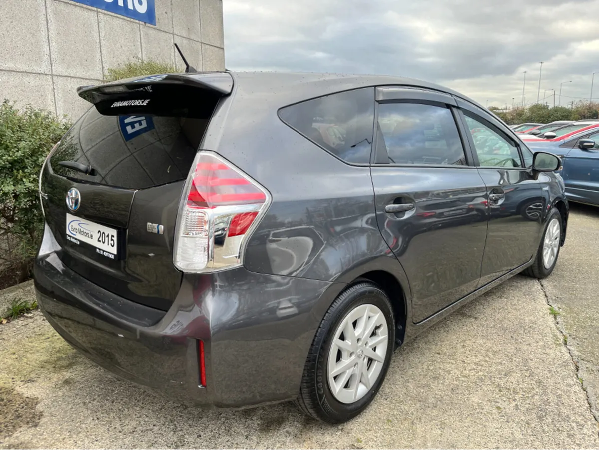 Toyota Prius AUTOMATIC 7 SEATER 1.8 PETROL HYBRID - Image 4
