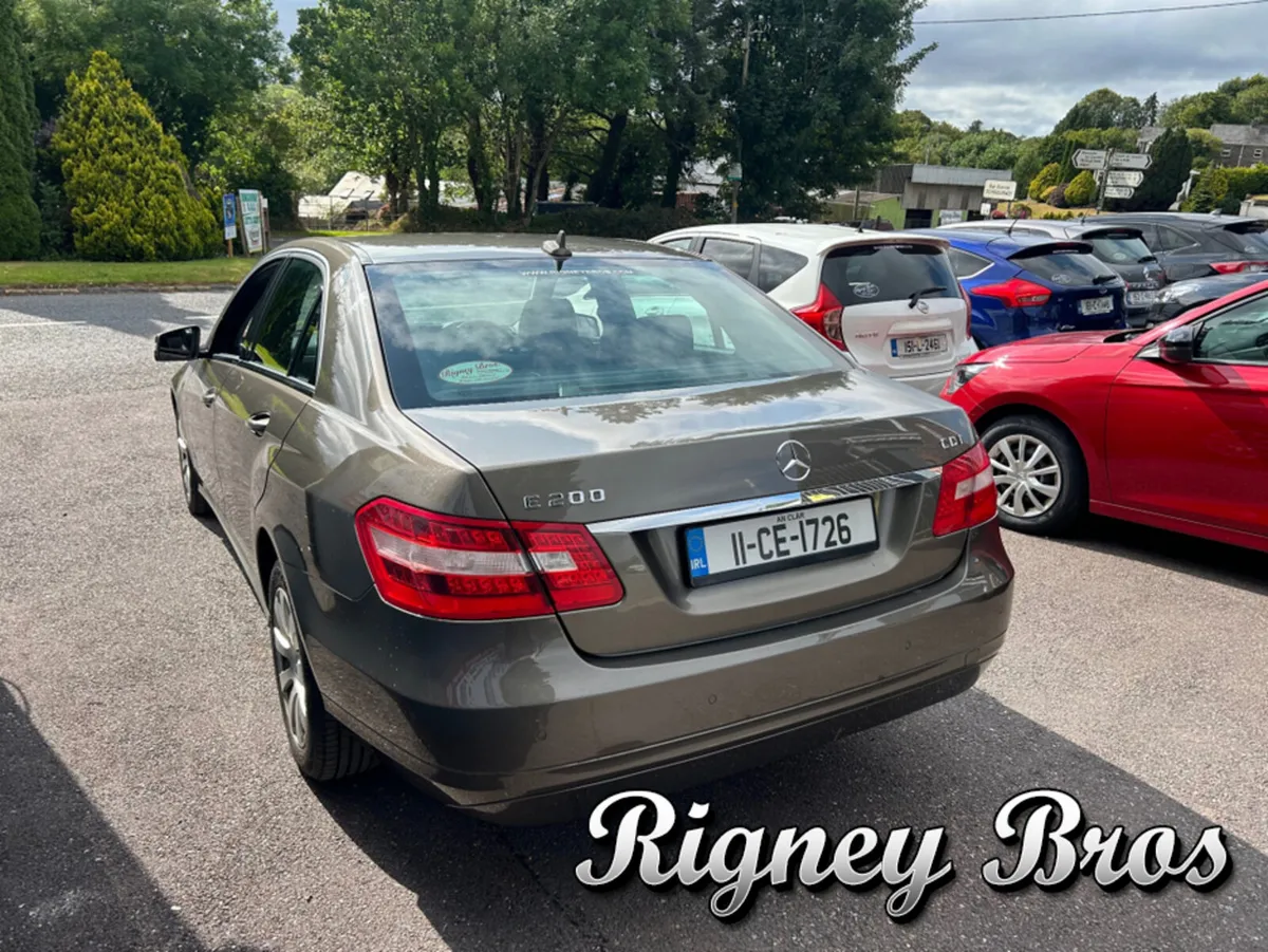 Mercedes-Benz E-Class 200 CDI BLUE EFFICIENCY 4DR - Image 4