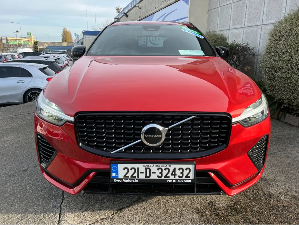 Volvo XC60 T6 PHEV R-DESIGN 2.0 PETROL  //PANORAMI - Image 3