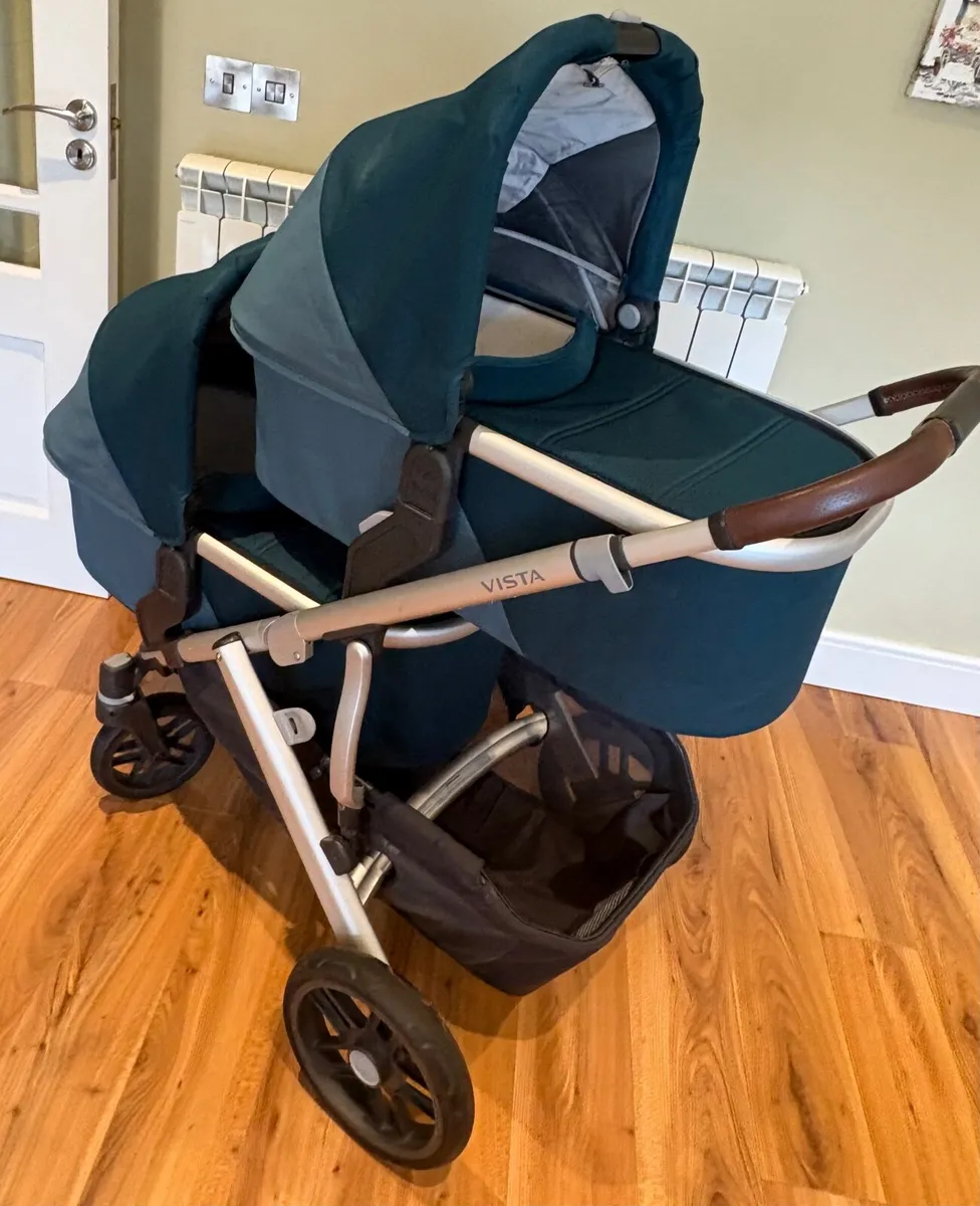 Uppababy Vista V2 and Maxi Cosi Double Travel Set - Image 2