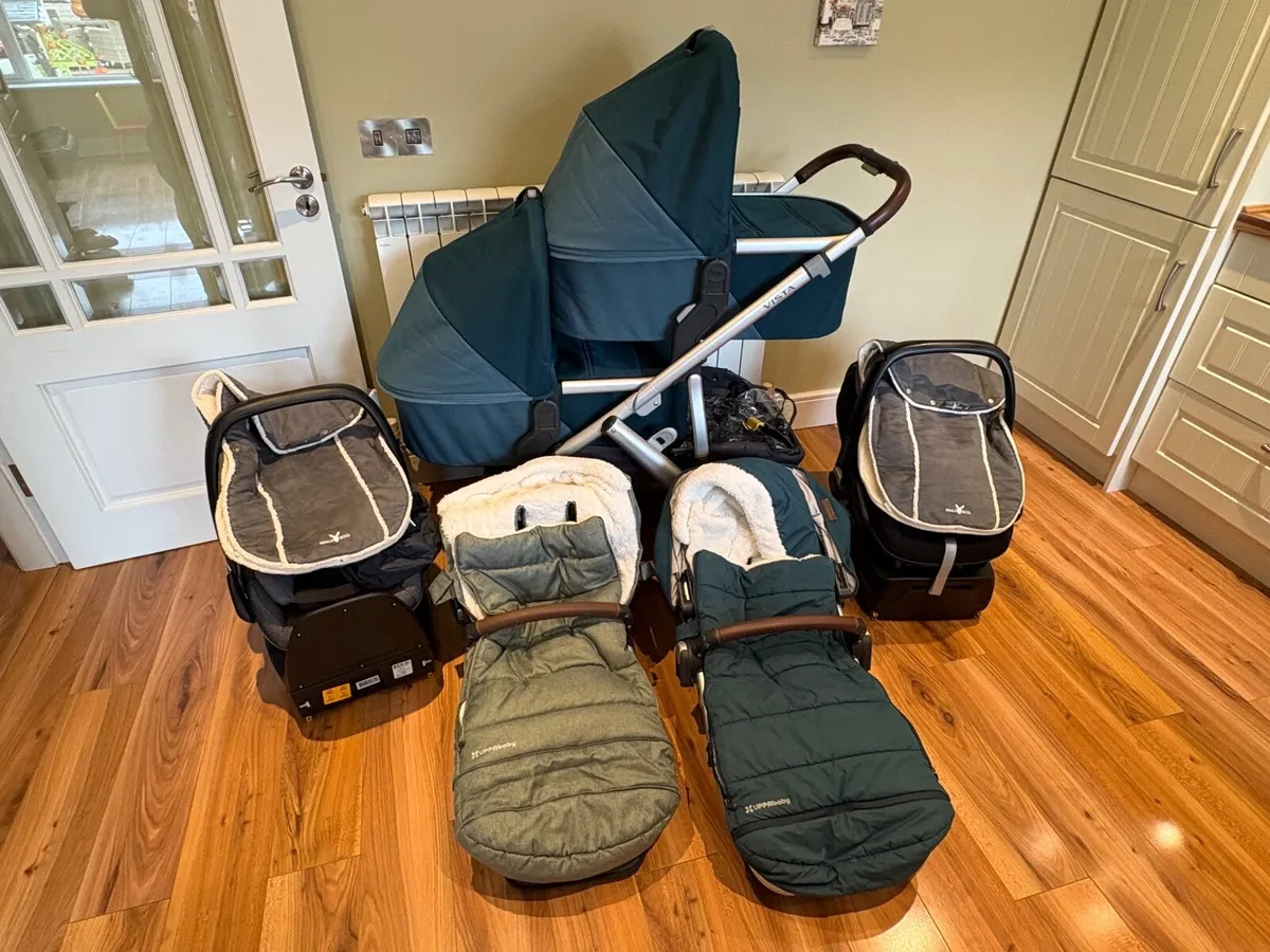 Uppababy Vista V2 and Maxi Cosi Double Travel Set - Image 1