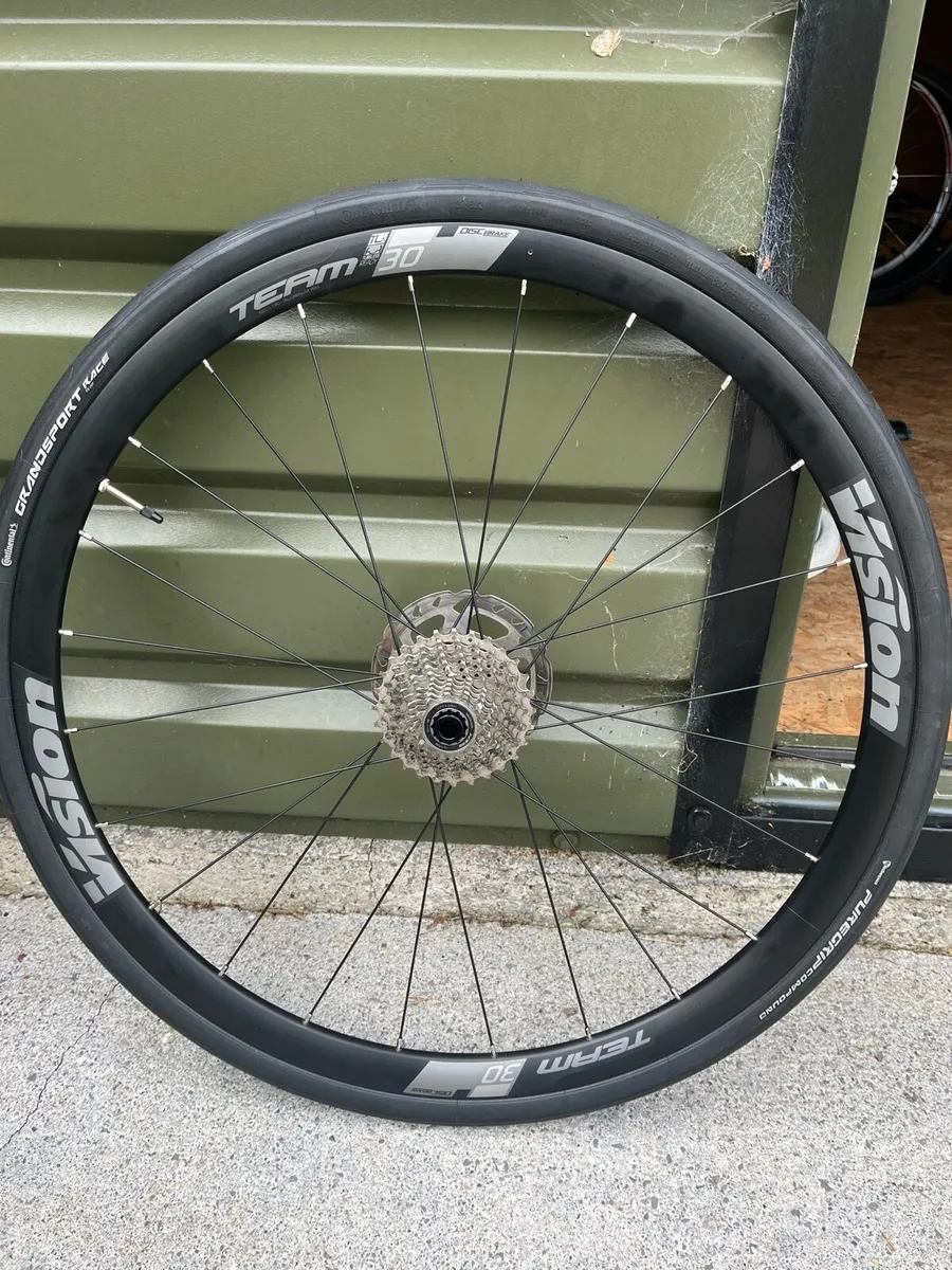 Vision 30 disc wheelset - Image 1