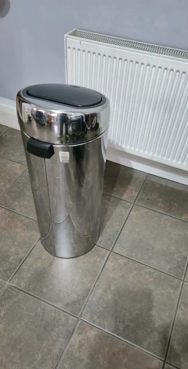 Brabantia Touch Bin - Image 2