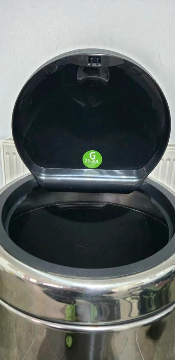 Brabantia Touch Bin - Image 3