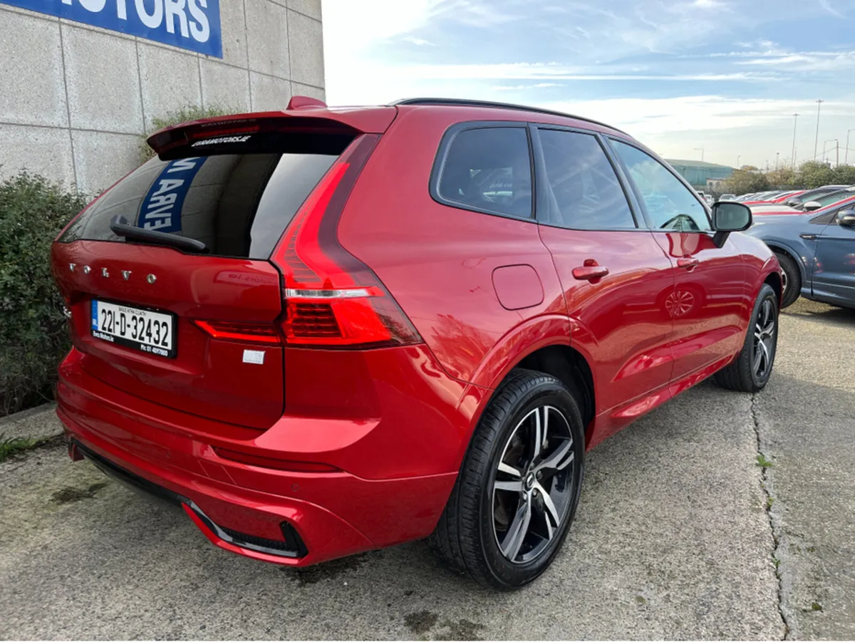 Volvo XC60 T6 PHEV R-DESIGN 2.0 PETROL  //PANORAMI - Image 4