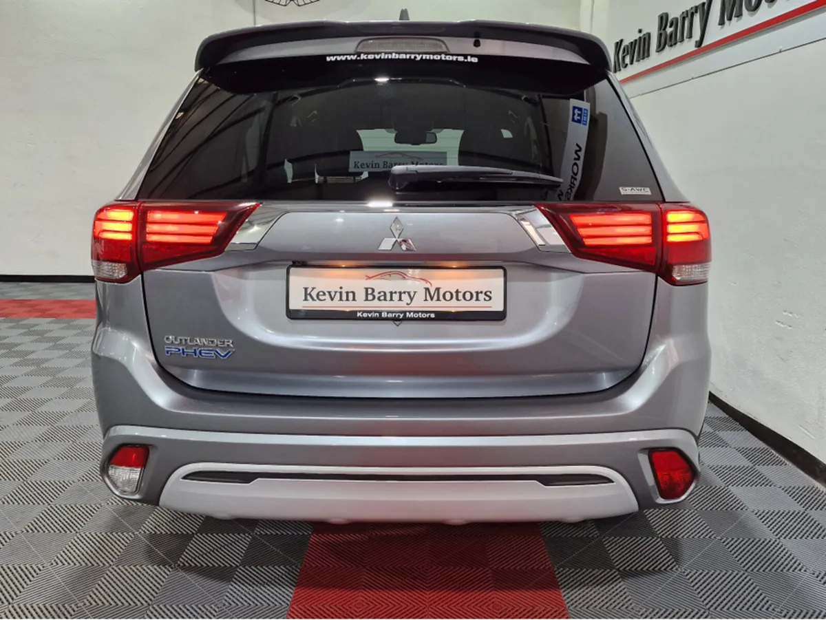 Mitsubishi Outlander 2.4 PHEV EXCEED 4WD AUTOMATIC - Image 4