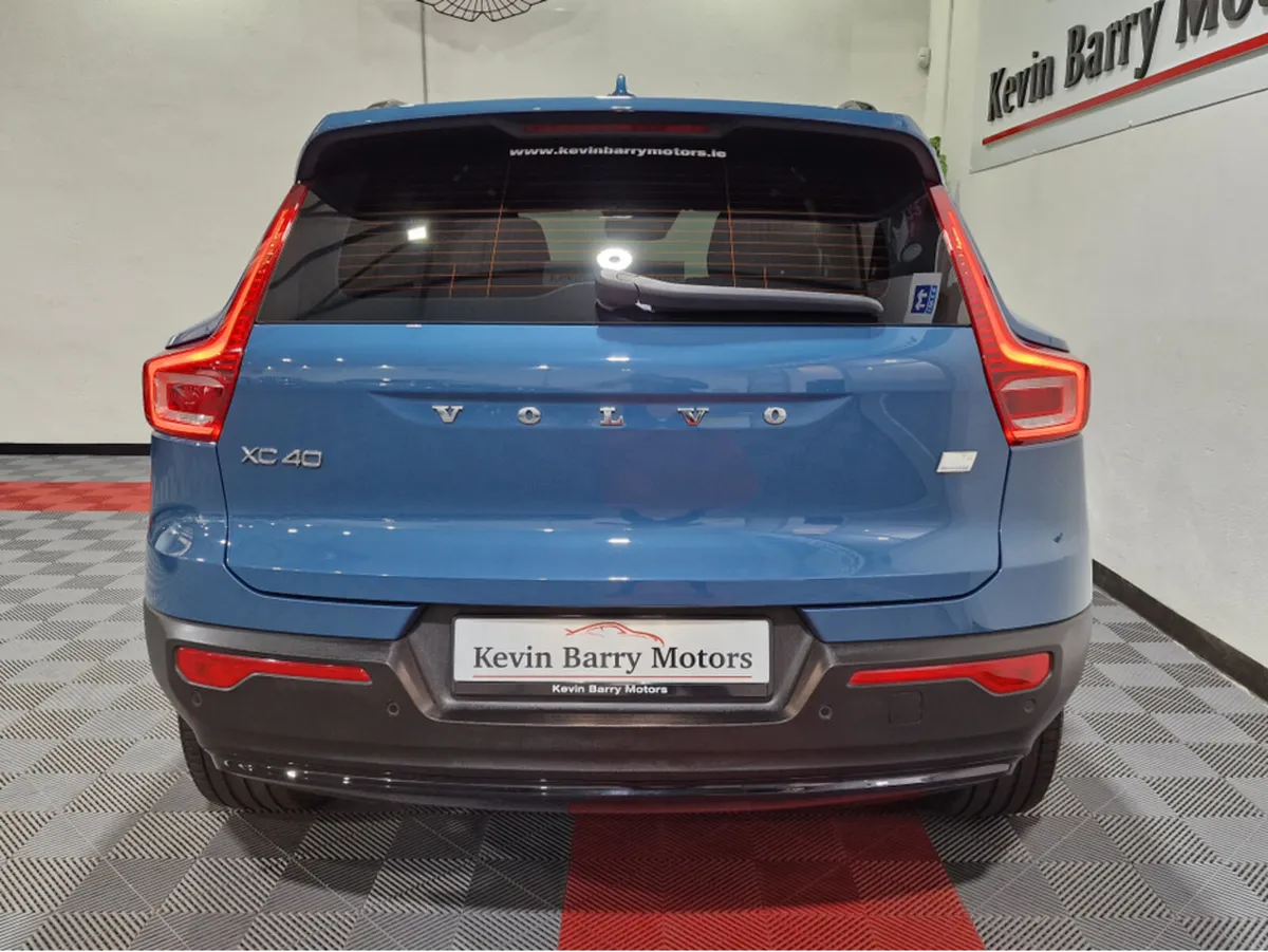 Volvo XC40 T4 PLUS DARK RECHARGE AUTOMATIC **ONE O - Image 4