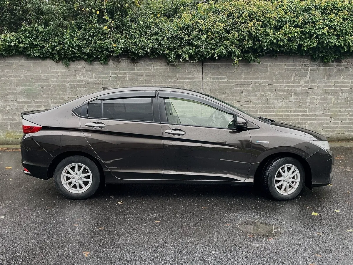 Honda Grace exclusive TOP spec - Image 2
