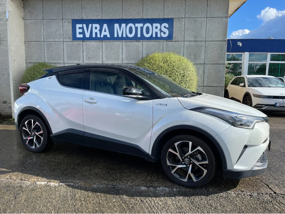 Toyota C-HR SOL AUTOMATIC HYBRID 1.8 PETROL //HIGH - Image 2