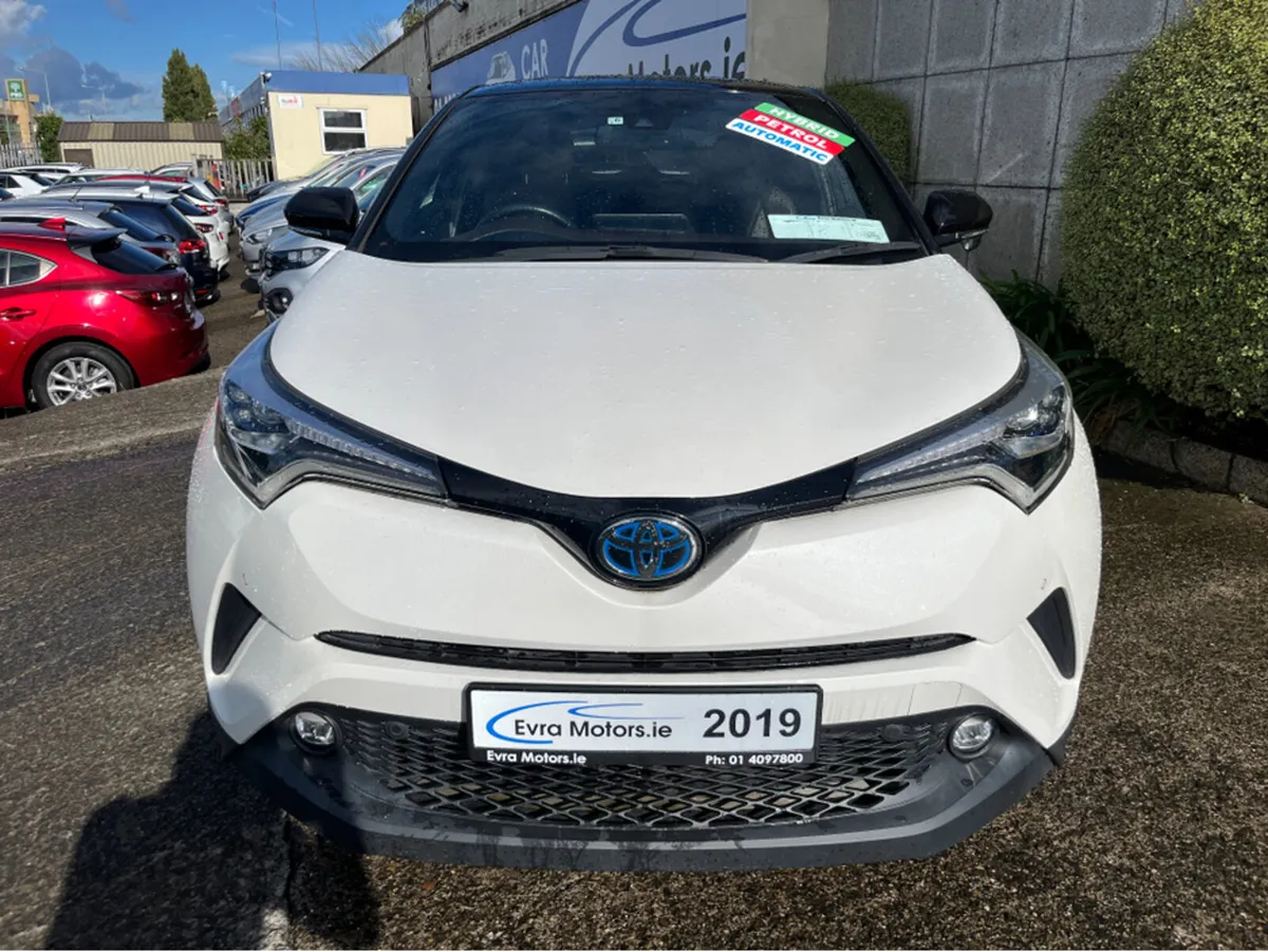 Toyota C-HR SOL AUTOMATIC HYBRID 1.8 PETROL //HIGH - Image 3