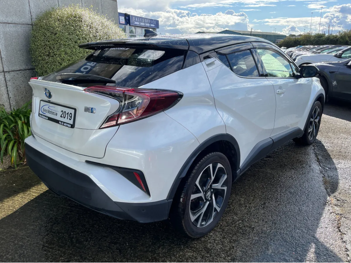 Toyota C-HR SOL AUTOMATIC HYBRID 1.8 PETROL //HIGH - Image 4