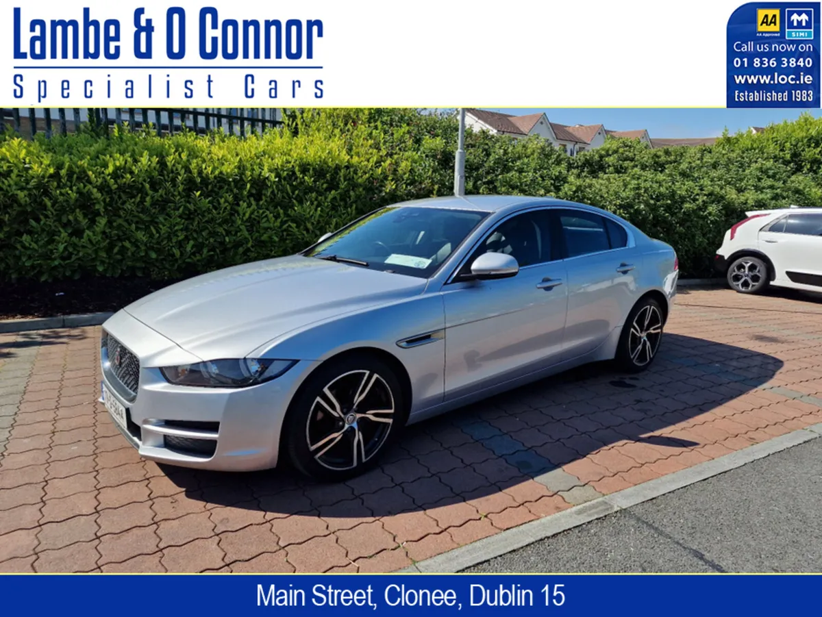 Jaguar XE 2.0 D PRESTIGE *** SILVER MET / BLACK LE - Image 4