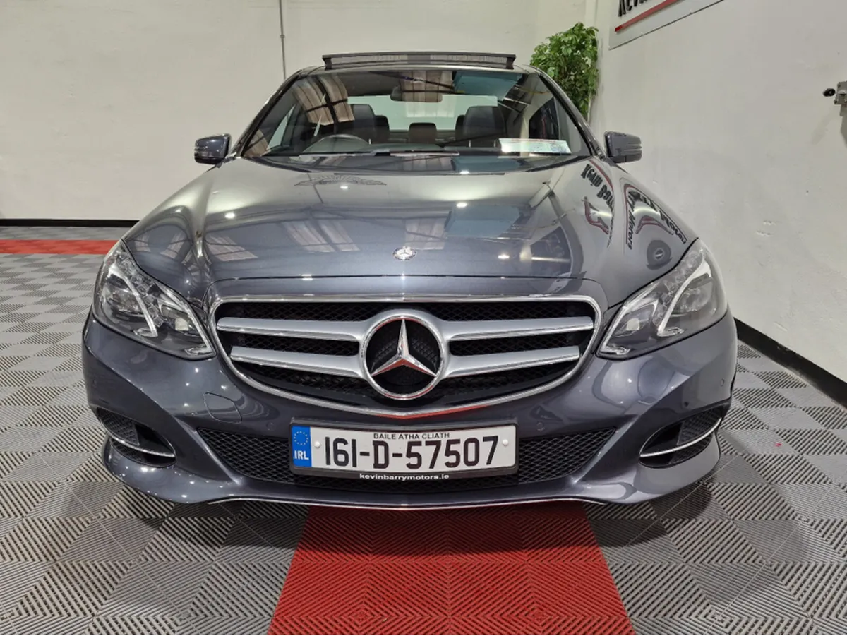 Mercedes-Benz E-Class E220 BLUETEC SE PREMIUM (PAN - Image 3