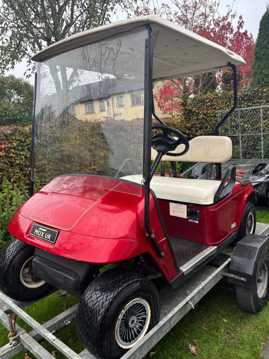 Ezgo golf electric buggy 2004 plus trailer - Image 1