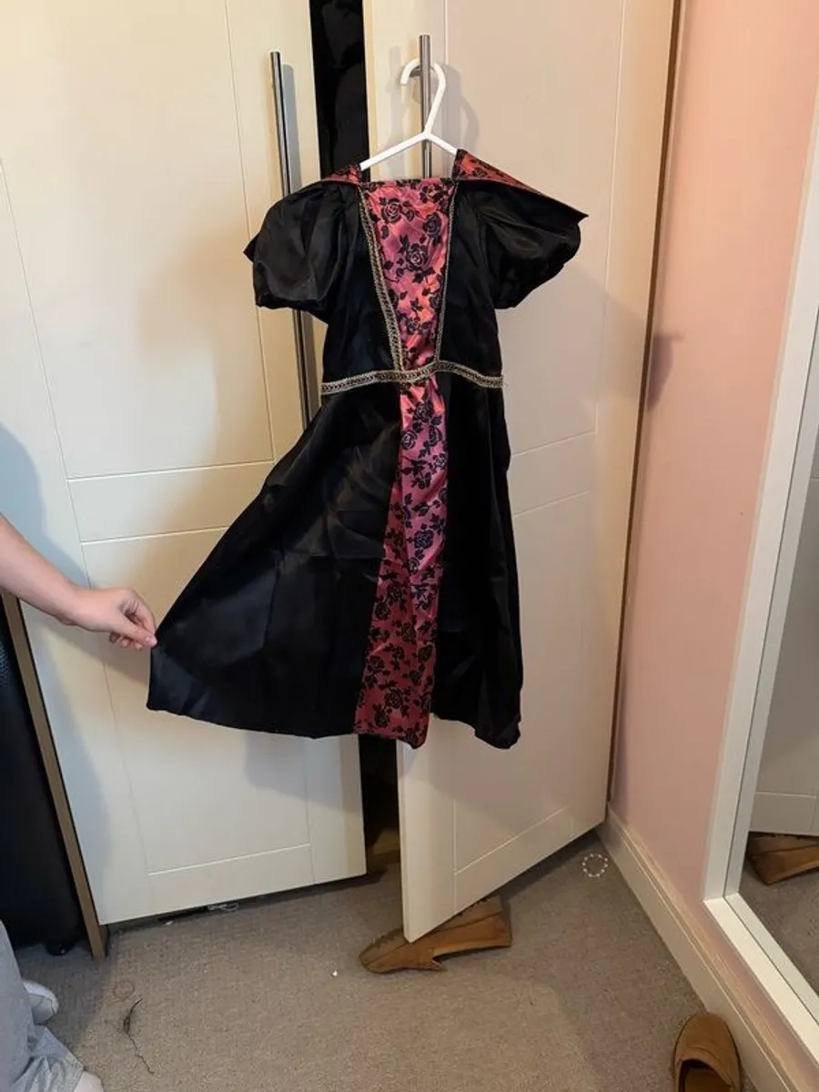 Kids Halloween Costumes 5 each - Image 3