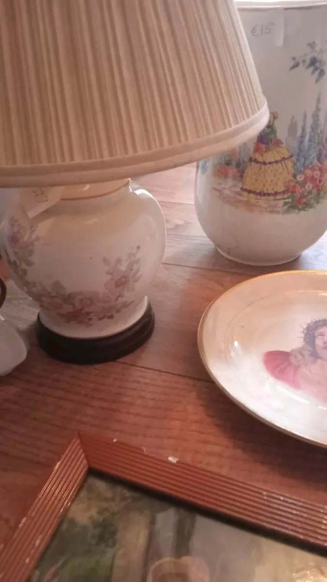 Selection of vintage pieces - Image 3