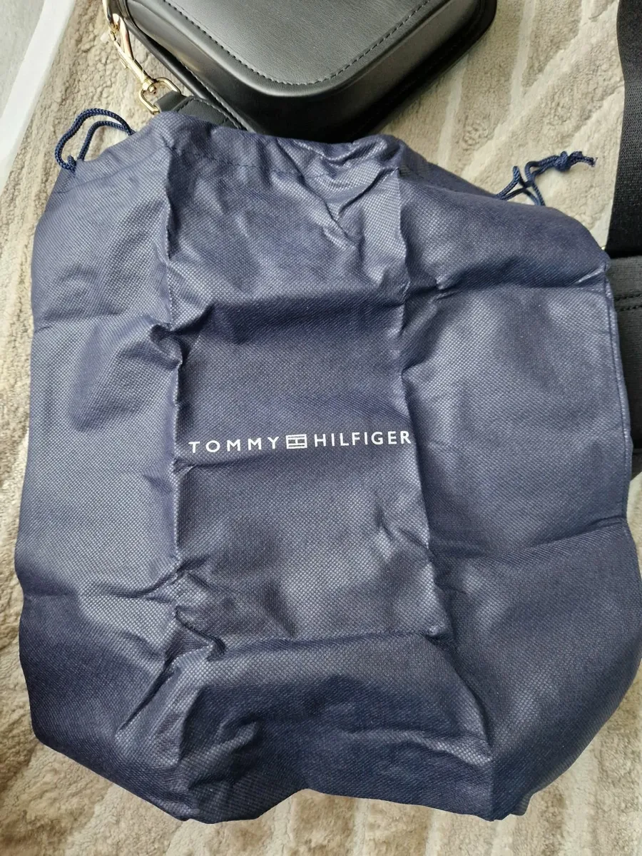 Tommy Hilfiger handbag  BNWT - Image 4