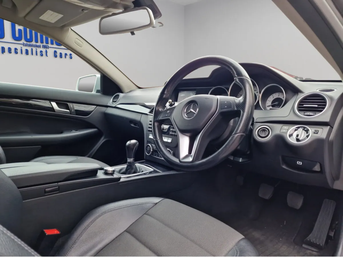 Mercedes-Benz C-Class C220 CDI COUPE *** ALLOYS ** - Image 4