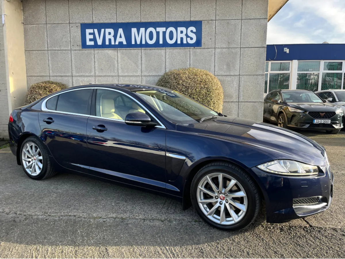 Jaguar XF 3.0 D V6 PREMIUM LUXURY //LOW MILES//HIG - Image 3