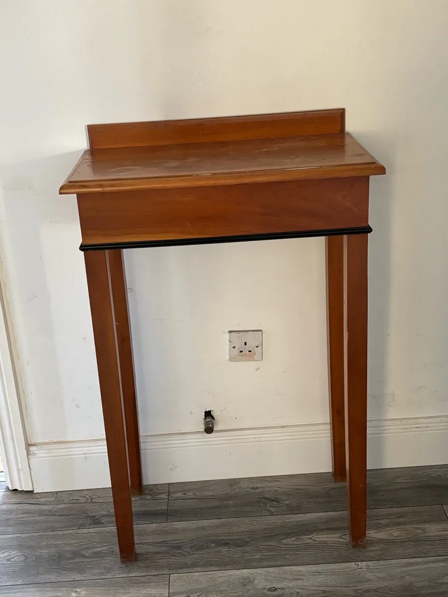 Console Table - Image 3